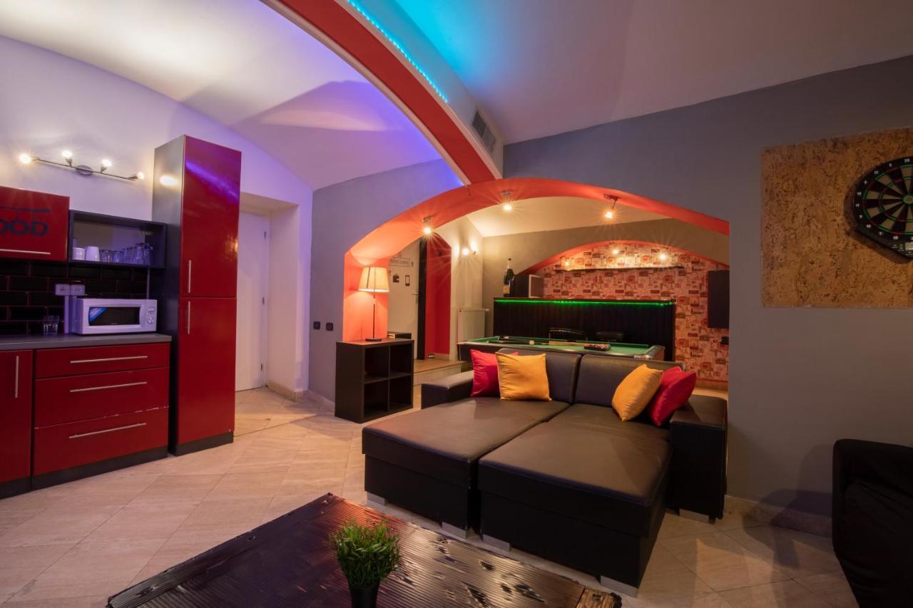 Party Underground With Pooltable * Praga
