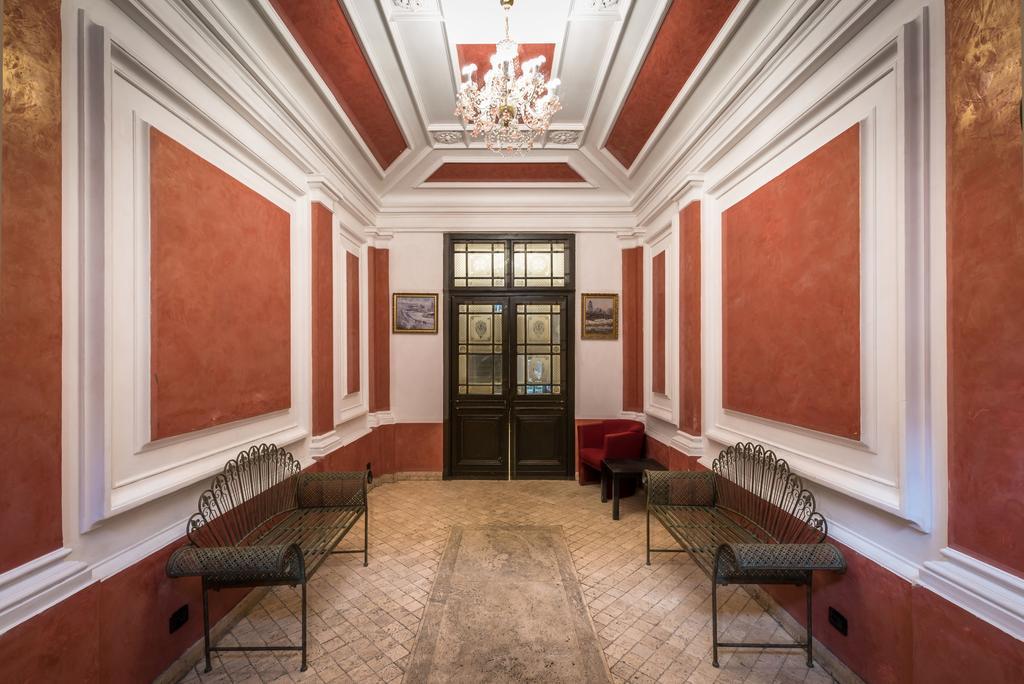 Party Underground With Pooltable *